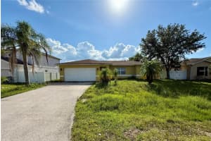 724 Versailles Ln, KISSIMMEE