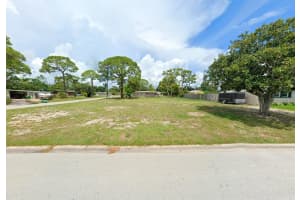 1052 Willow Ln, COCOA