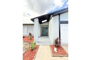 1528 W Powder Horn Rd, TITUSVILLE