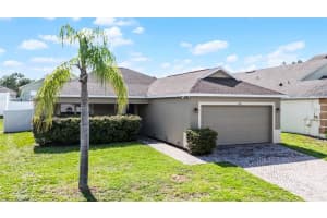 806 Knightsbridge Cir, DAVENPORT
