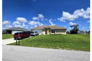 519 Nw 26th St, CAPE CORAL