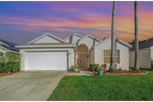 612 Troon Cir, DAVENPORT