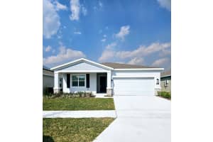 652 Daring Dr, DAVENPORT