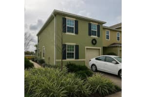 104 Arbor Lakes Dr, DAVENPORT