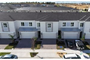 232 Nine Iron Dr, DAVENPORT