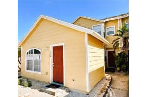 624 Australian Way #b, DAVENPORT