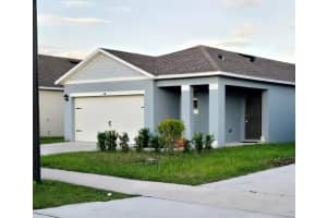 1811 Post Oak Dr, DAVENPORT