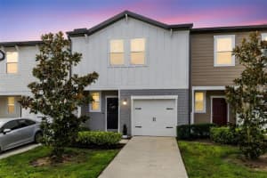 528 Madison Dr, DAVENPORT