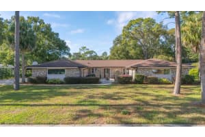 204 Blue Lake Dr, LONGWOOD