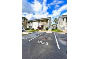 5625 Blue Shadows Ct #67-4, ORLANDO