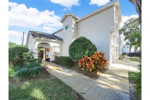 414 Eagle Ridge Dr #414, DAVENPORT