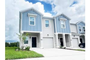 2821 Pierr St, DAVENPORT