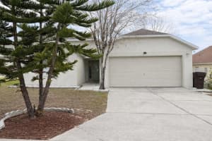 551 Lake Charles Dr, DAVENPORT 551 Lake Charles Dr, DAVENPORT