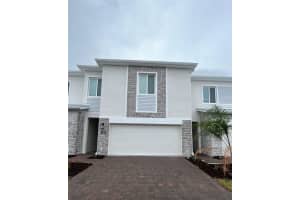 248 Nine Iron Dr, DAVENPORT