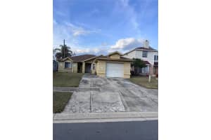138 Pinewood Cir, KISSIMMEE
