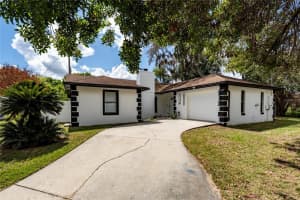 1727 Sandalwood Cir Sw, WINTER HAVEN