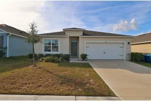 1724 Buckeye Dr, DAVENPORT