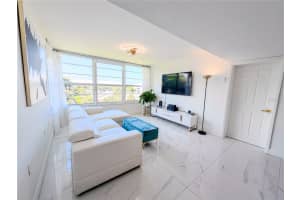 3635 Whitehall Dr #401, WEST PALM BEACH