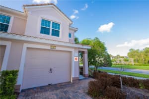 8301 Foster Dr #8301, DAVENPORT