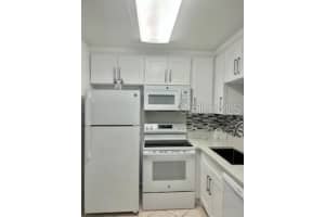 126 Southampton B #126, WEST PALM BEACH