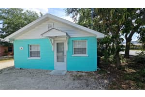 15 N Mango St W, ENGLEWOOD