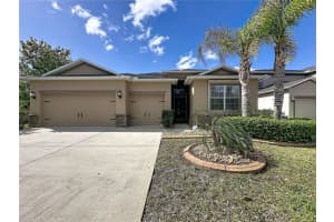 5307 Cortland Dr, DAVENPORT