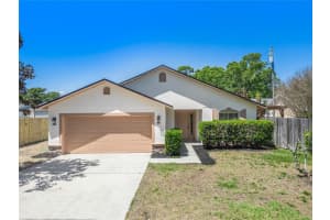 221 Rosa Ave, OVIEDO