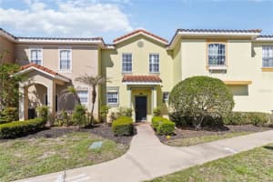 214 Monroe Cir, DAVENPORT