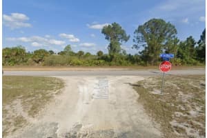 912 Mcarthur Ct, LEHIGH ACRES