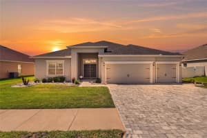 319 Travelers Creek Dr, AUBURNDALE