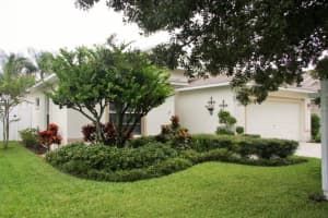 2003 Berry Lake Dr , BRANDON 2003 Berry Lake Dr , BRANDON