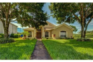 12801 Lake Ventana Dr, TAMPA