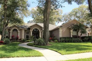 2201 Valrico Forest Dr, VALRICO 2201 Valrico Forest Dr, VALRICO