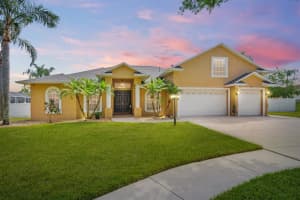 507 Royal Wood Ct, VALRICO