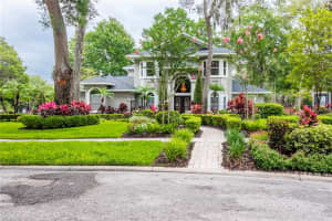 2425 Valrico Forest Dr, VALRICO