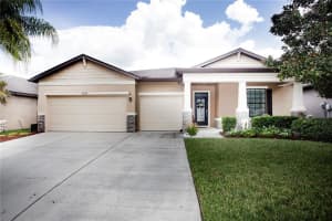 2225 Landside Dr, VALRICO