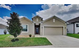 512 Pinecrest Loop, DAVENPORT