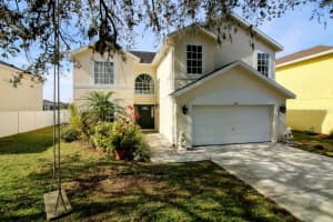 632 Pinewood Dr, DAVENPORT