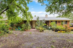 10814 & 10812 Dixon Dr, RIVERVIEW