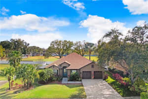 2203 Heritage Crest Dr, VALRICO