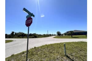 10097 Sunday Dr, PORT CHARLOTTE