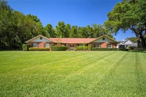 704 Tomahawk Trl, BRANDON