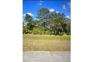 102 Dutch Loop, LABELLE