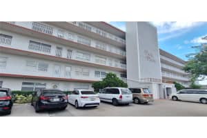 5060 76th Ave N #202, PINELLAS PARK