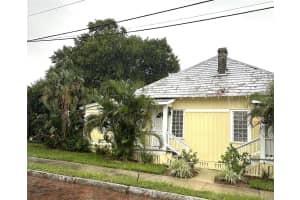 109 Hibiscus St #1, TARPON SPRINGS