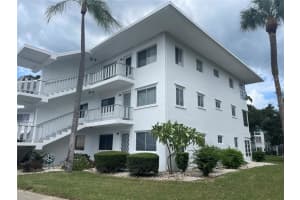 11201 80th Ave #201, SEMINOLE