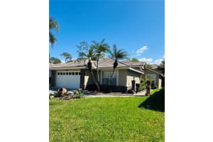 1404 Woodstream Dr, OLDSMAR