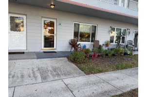 2100 World Parkway Blvd #14, CLEARWATER