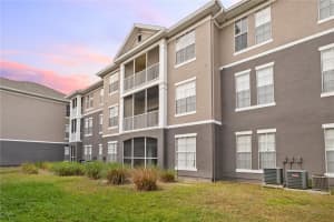 9320 Crescent Loop Cir #305, TAMPA