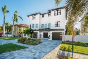 6010 Kipps Colony Dr E, GULFPORT